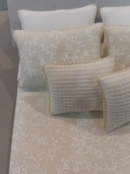 D-505 Pillow Detail Cream/white