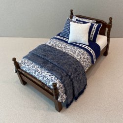 Traditional Single Bed-Navy & White Floral
