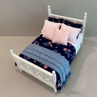 Ashley White Bed- Navy/Rose/Blue Ribbons